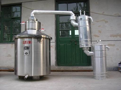 三天生料快速高產(chǎn)釀酒設(shè)備圖片與蒼山縣庭院經(jīng)濟研究所介紹